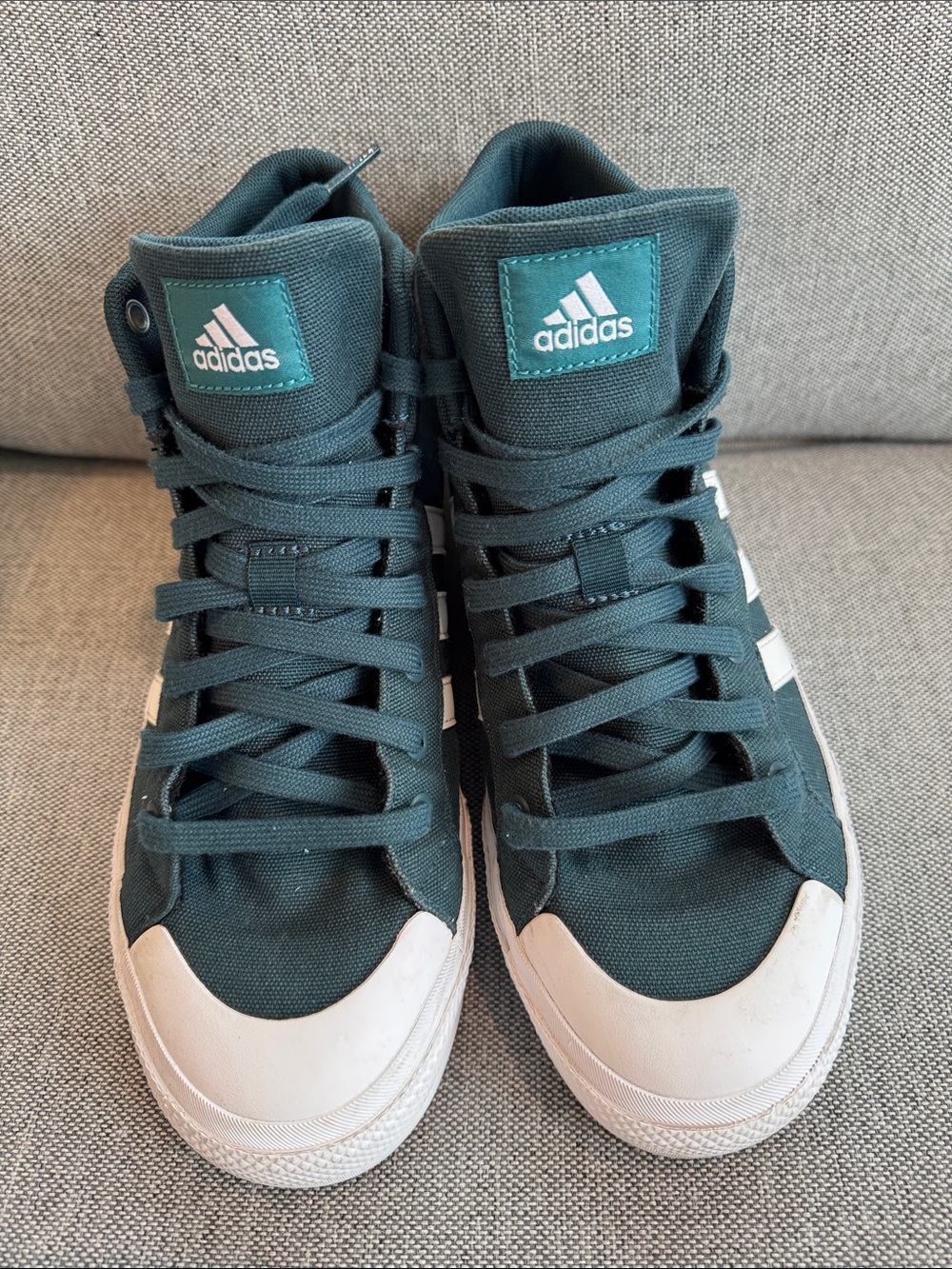 Adidas Bravada women’s 2.0 Platform Shoes Teal Blue White mid top Size 91/2